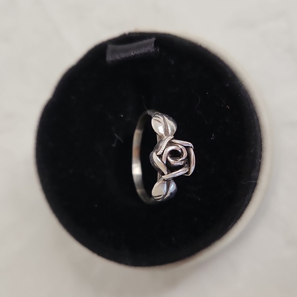 Vintage Jewelry - 80s Sterling Silver Rose Ring